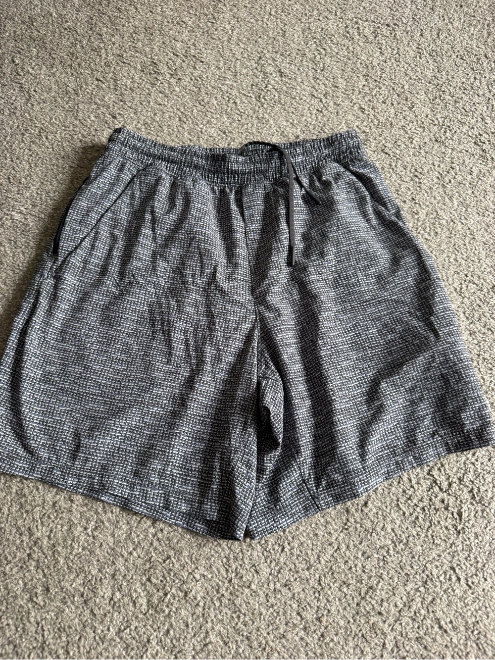 lululemon athletica Men's Black and White Textured Athletic Shorts